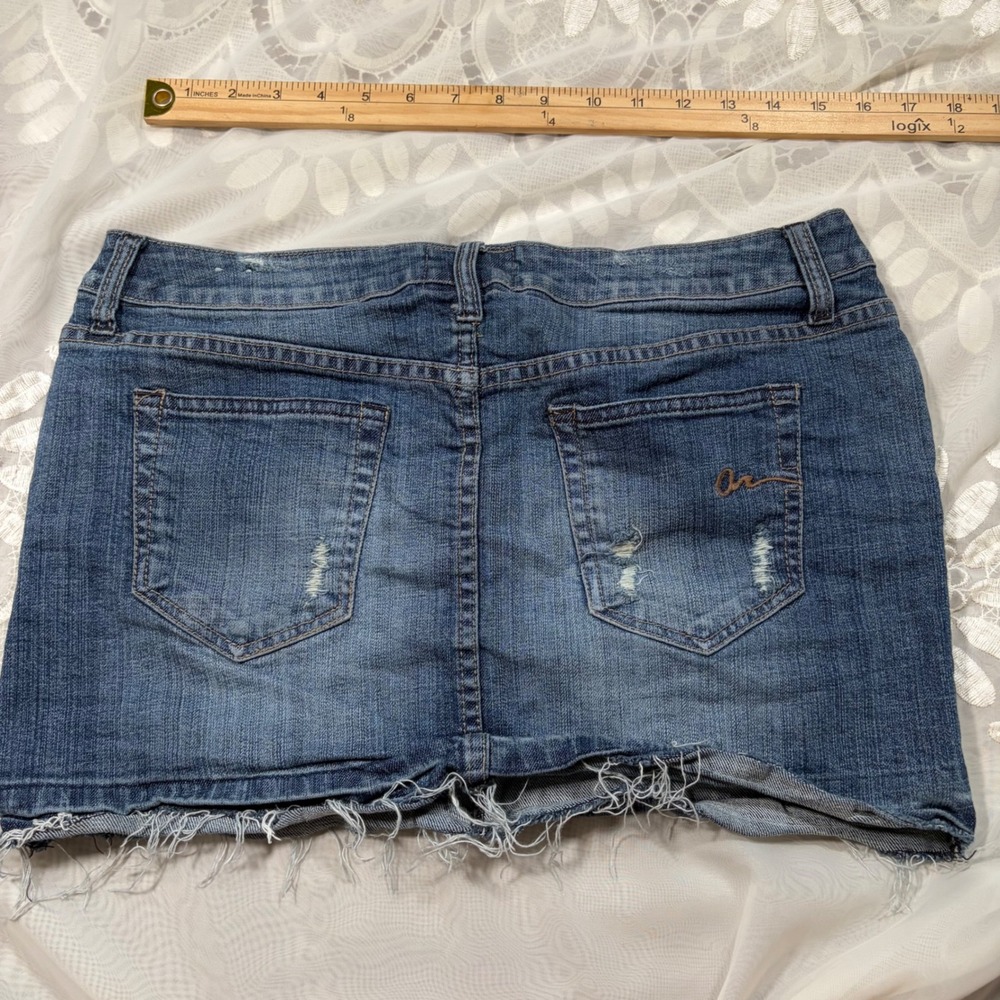 Y2K American Rag Blue Denim Mini Skirt Beaded Pocket Distressed Raw Hem Womens 7 - Picture 7 of 7